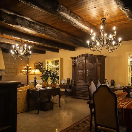 בית הארחה Estrepao House 3*