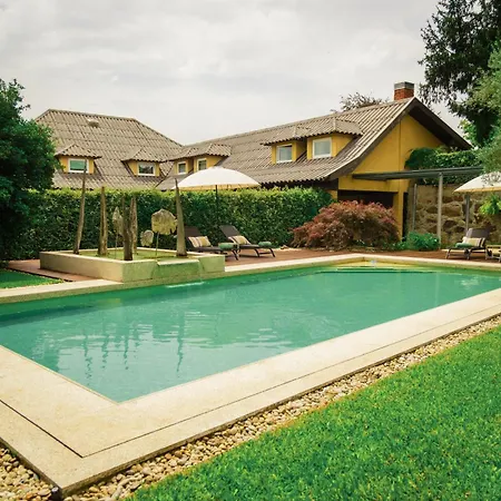 Estrepao House Moreira de Conegos